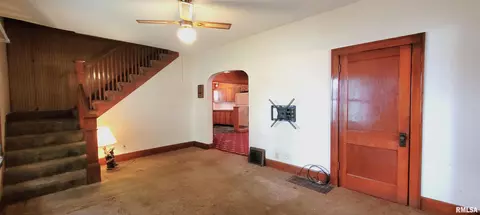 Entry Way - 1824 S 2nd St, Springfield, IL 62703 photo 2 of 6