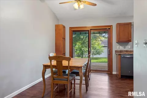 228 Glasgow Dr, Springfield, IL 62702 photo 7