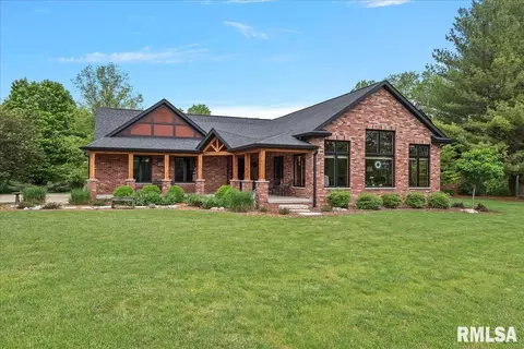 1505 N Farmingdale Rd, Pleasant Plains, IL 62677