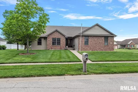 1351 Wyndmoor Dr, Rochester, IL 62563