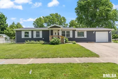 2044 Scarbrough Rd, Springfield, IL 62702