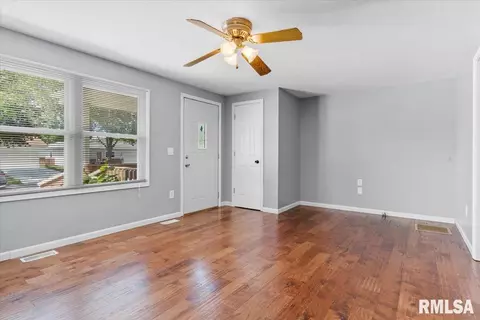 2044 Scarbrough Rd, Springfield, IL 62702 photo 12
