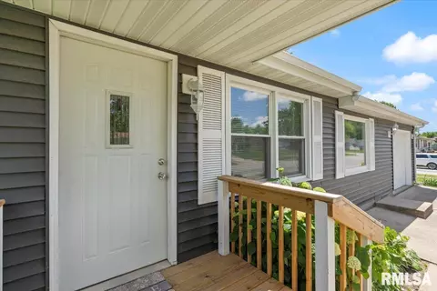 2044 Scarbrough Rd, Springfield, IL 62702 photo 4