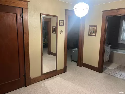 137 W Webster St, Benton, IL 62812 photo 23