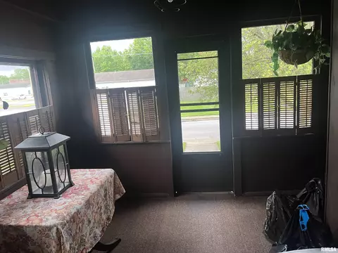 137 W Webster St, Benton, IL 62812 photo 12
