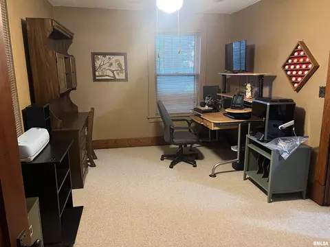 137 W Webster St, Benton, IL 62812 photo 25