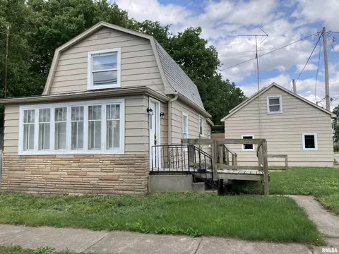 104 S State St, Lincoln, IL 62656