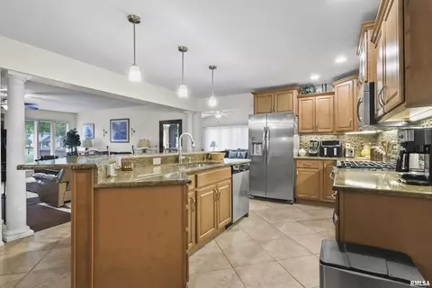 1301 Pine Valley Ct, Springfield, IL 62704 photo 10