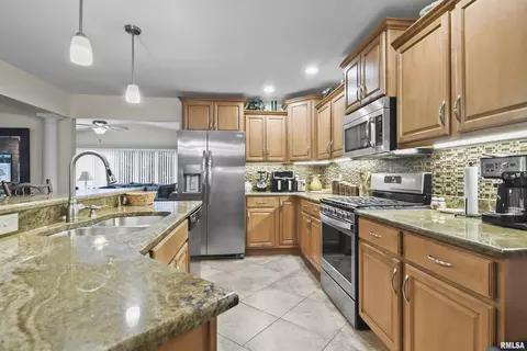 1301 Pine Valley Ct, Springfield, IL 62704 photo 7