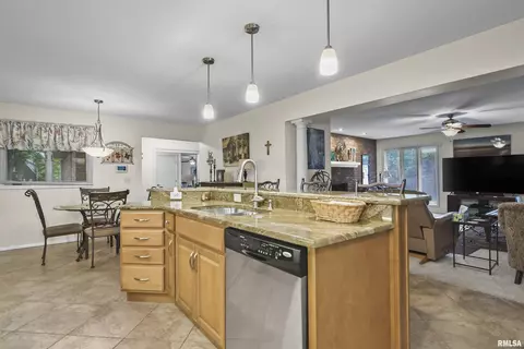 1301 Pine Valley Ct, Springfield, IL 62704 photo 8