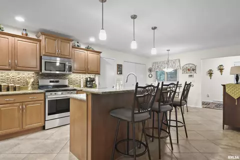 1301 Pine Valley Ct, Springfield, IL 62704 photo 6