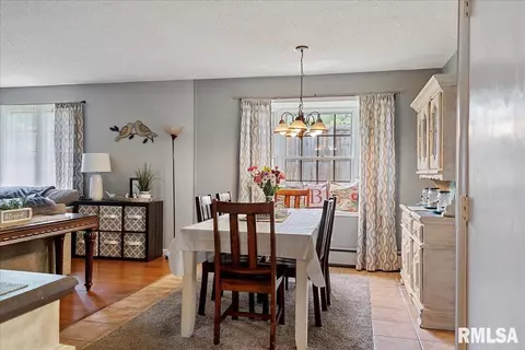 Dining - 11 Archer Ave, Springfield, IL 62704 photo 1 of 4