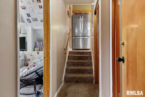 Entry Way - 11 Archer Ave, Springfield, IL 62704 photo 4 of 4