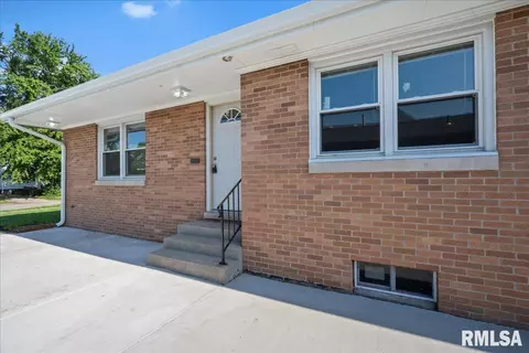 1932 S 1st St, Springfield, IL 62704 photo 2