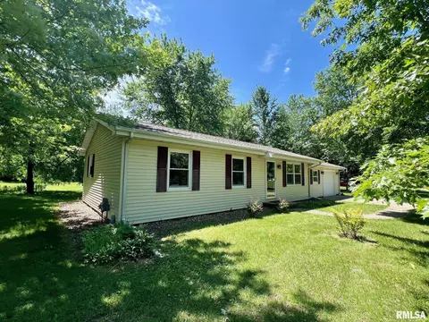 15636 Sunset St, Petersburg, IL 62675