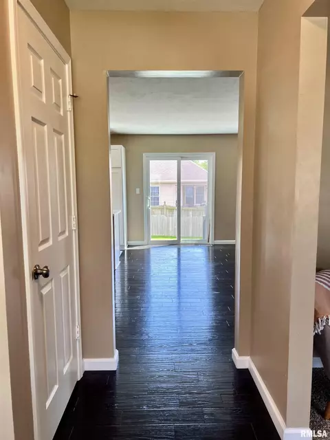 Entry Way - 3804 Carney Blvd, Springfield, IL 62712 photo 1 of 4