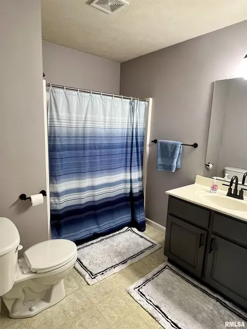 Bath - 3804 Carney Blvd, Springfield, IL 62712 photo 1 of 4