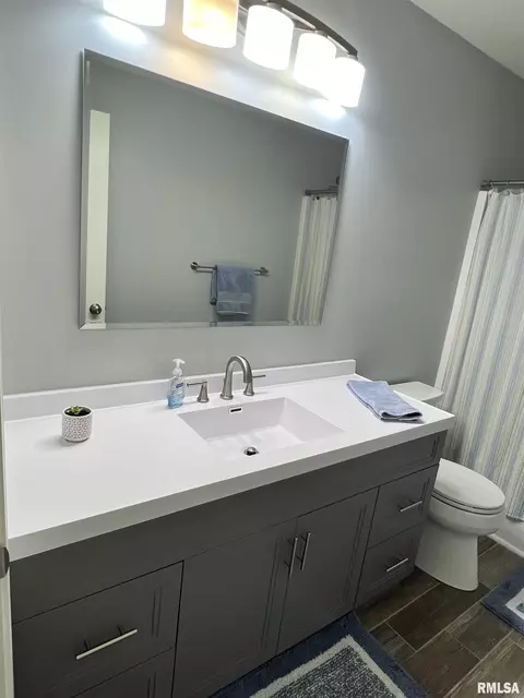 Bath - 3804 Carney Blvd, Springfield, IL 62712 photo 4 of 4
