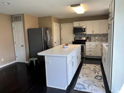 Kitchen - 3804 Carney Blvd, Springfield, IL 62712 photo 2 of 3