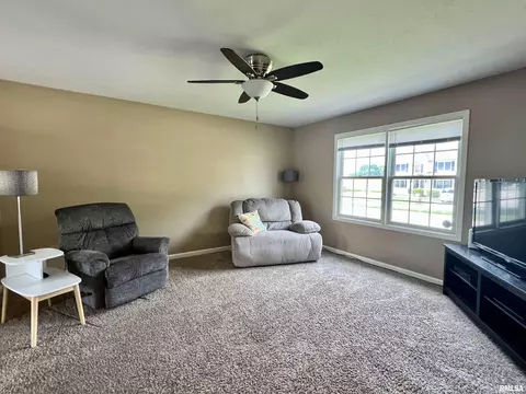 Living - 3804 Carney Blvd, Springfield, IL 62712 photo 1 of 3