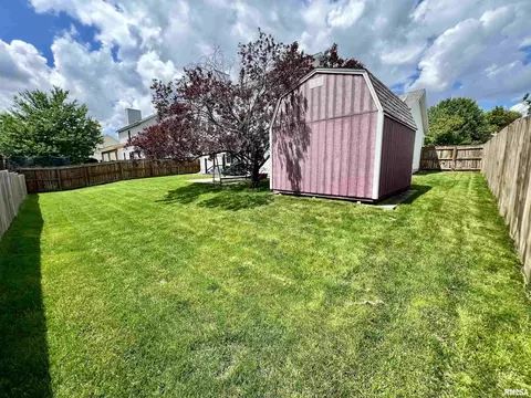 Exterior - 3804 Carney Blvd, Springfield, IL 62712 photo 7 of 9