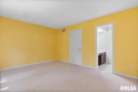 Bedroom - 60 Country Pl, Springfield, IL 62703 photo 5 of 6
