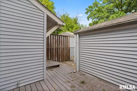 Exterior - 60 Country Pl, Springfield, IL 62703 photo 3 of 9