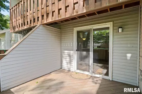 Exterior - 60 Country Pl, Springfield, IL 62703 photo 6 of 9