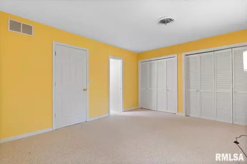 Bedroom - 60 Country Pl, Springfield, IL 62703 photo 4 of 6