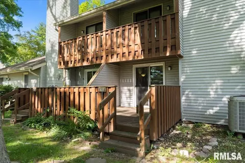 Exterior - 60 Country Pl, Springfield, IL 62703 photo 7 of 9