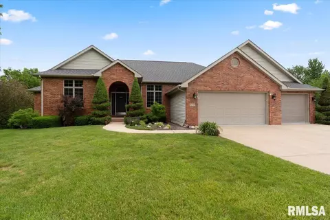 8710 Gordon Dr, Chatham, IL 62629