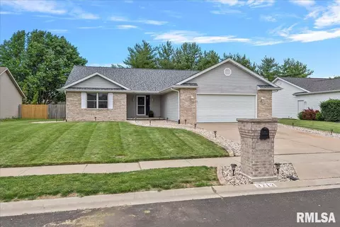 3713 Bergamot Dr, Springfield, IL 62712