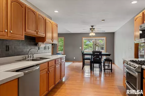 3713 Bergamot Dr, Springfield, IL 62712 photo 11