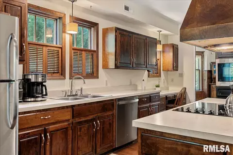 Kitchen - 801 S Walnut St, Springfield, IL 62704 photo 1 of 6