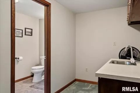 Other - 801 S Walnut St, Springfield, IL 62704 photo 11 of 14