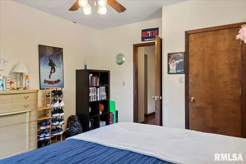 Bedroom - 801 S Walnut St, Springfield, IL 62704 photo 4 of 8