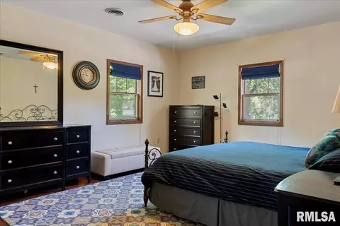 Bedroom - 801 S Walnut St, Springfield, IL 62704 photo 1 of 8