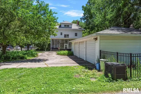 Exterior - 801 S Walnut St, Springfield, IL 62704 photo 11 of 15