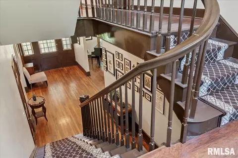 Entry Way - 801 S Walnut St, Springfield, IL 62704 photo 10 of 19