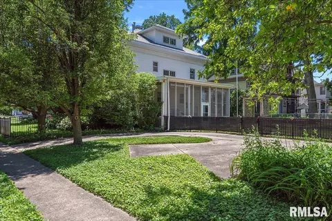 Exterior - 801 S Walnut St, Springfield, IL 62704 photo 14 of 15