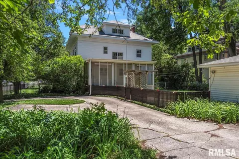 Exterior - 801 S Walnut St, Springfield, IL 62704 photo 13 of 15