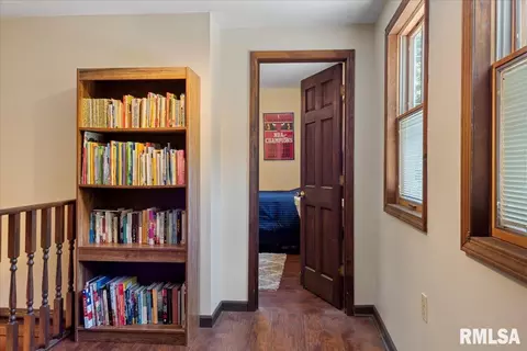 Entry Way - 801 S Walnut St, Springfield, IL 62704 photo 14 of 19