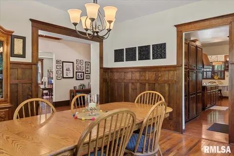 Dining - 801 S Walnut St, Springfield, IL 62704 photo 2 of 4
