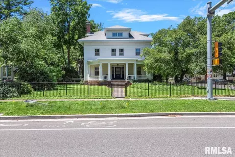 Exterior - 801 S Walnut St, Springfield, IL 62704 photo 1 of 15
