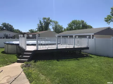 Exterior - 1824 Wolfe, Springfield, IL 62702 photo 3 of 3