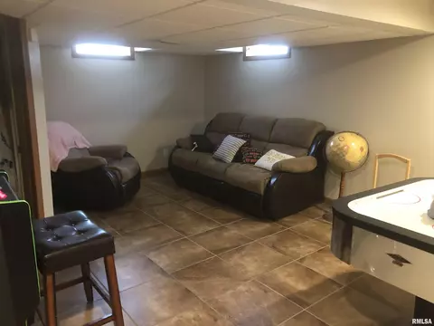 Living - 1824 Wolfe, Springfield, IL 62702 photo 2 of 2