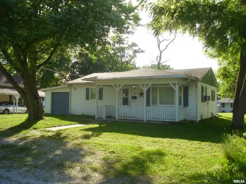 122 S Pitt St, Virginia, IL 62691