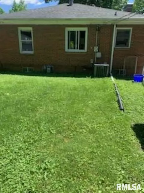 Exterior - 2317 S Walnut St, Springfield, IL 62704 photo 1 of 1