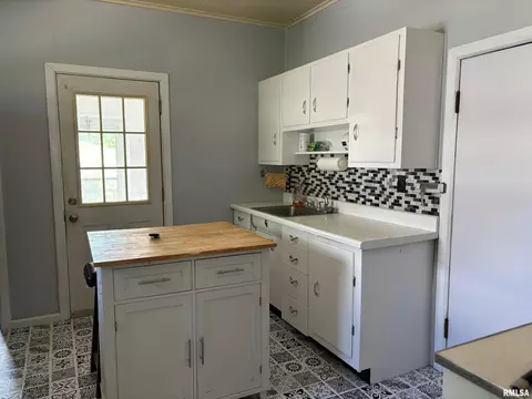 1302 N Macarthur Blvd, Springfield, IL 62702 photo 6
