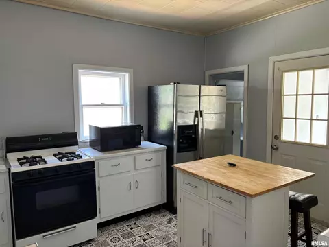 1302 N Macarthur Blvd, Springfield, IL 62702 photo 7
